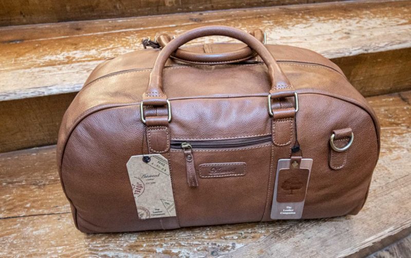Ashwood leather holdall in cognac soft luxurious leather.