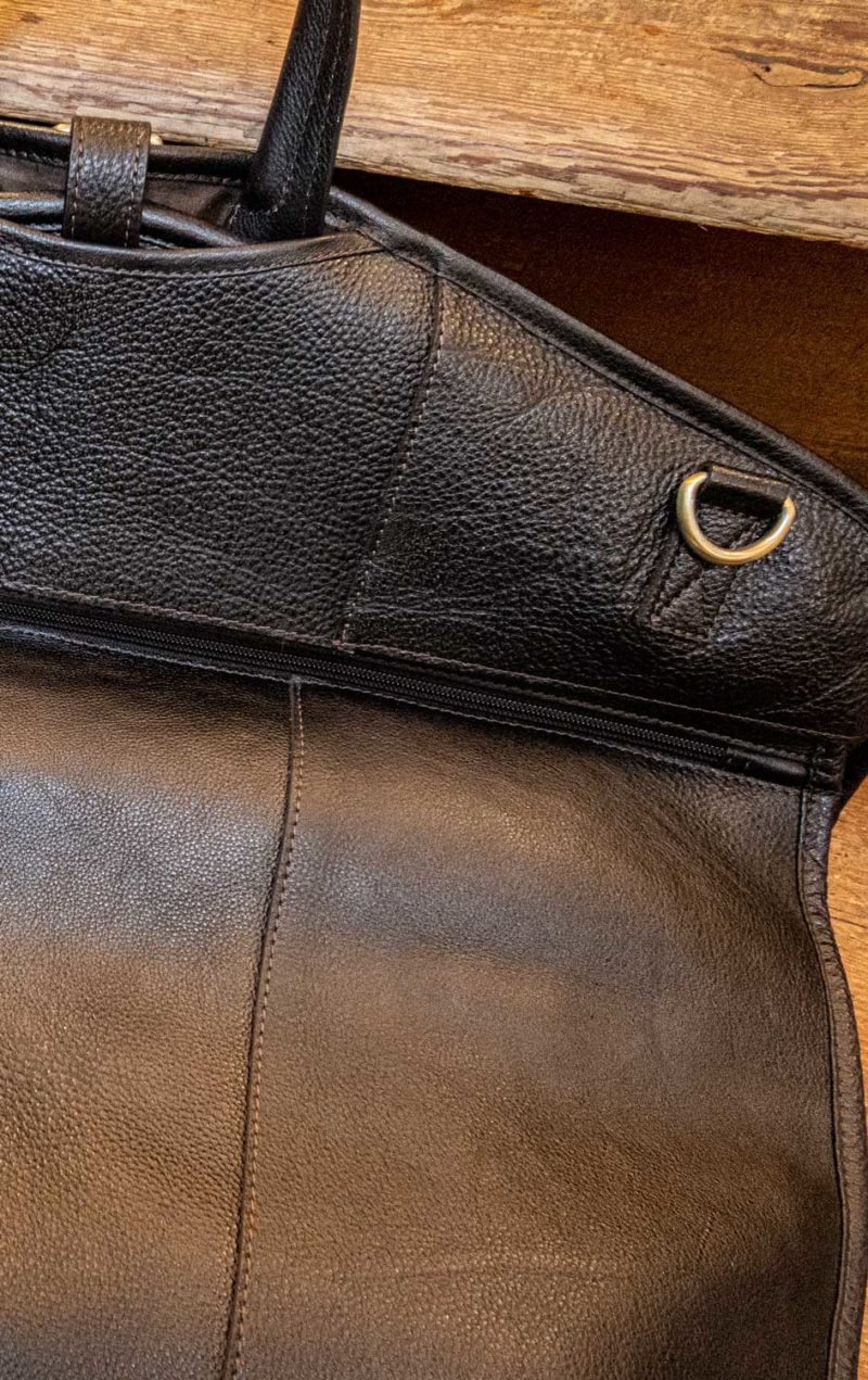 Ashwood leather suit bag in brown luxurious leather.