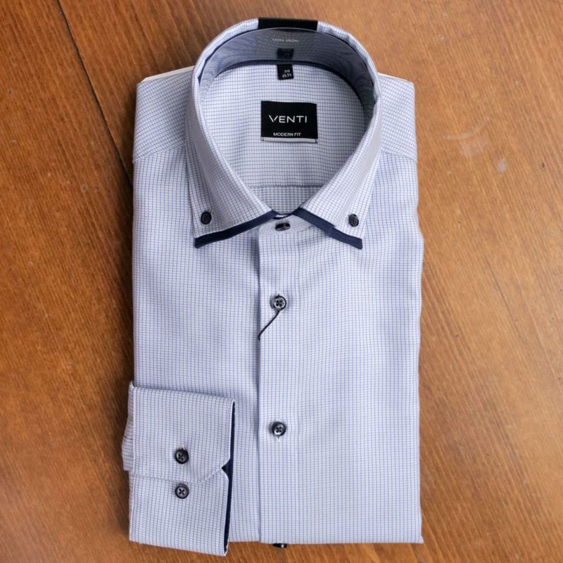 Venti shirt with blue pattern on white with dark blue collar edge and buttons
