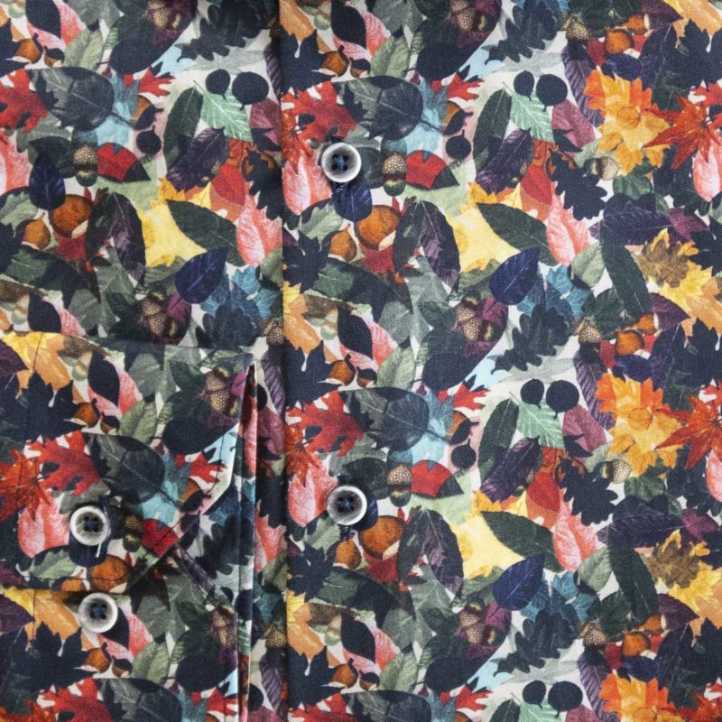 Giordano shirt with colourful autumn leaves