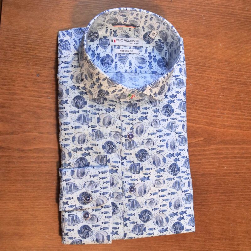 Giordano white shirt with small blue fish and bubbles