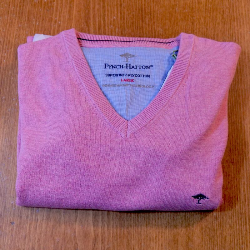 Fynch-Hatton v neck in lilac premium cotton, great for spring and summer evenings