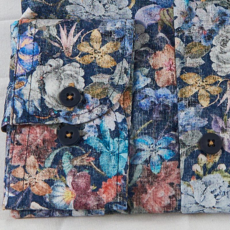 Eden Valley blue shirt with large flowers in blue red blue and brown from Gabucci Bath