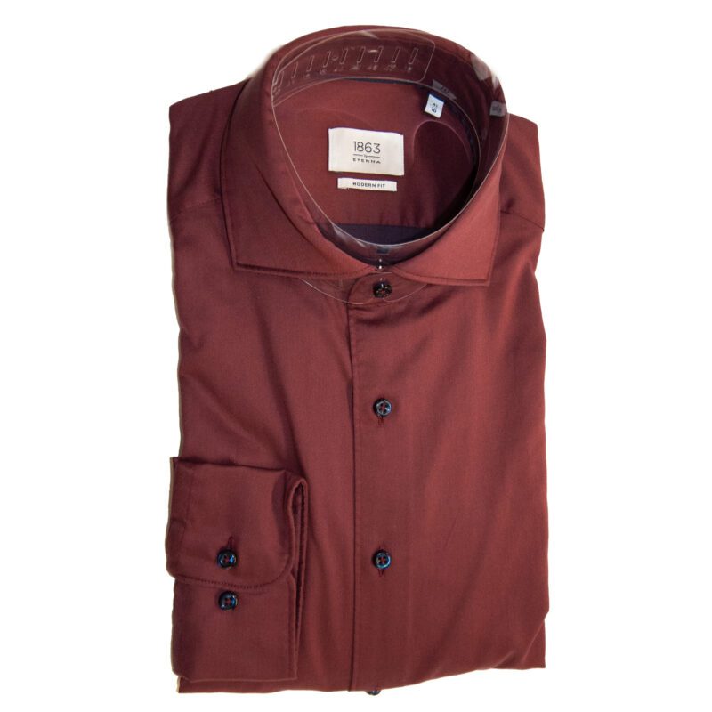 Eterna dark maroon modern fit shirt, very smart, suitable for most occasions, add some colour to the city. From Gabucci Bath.