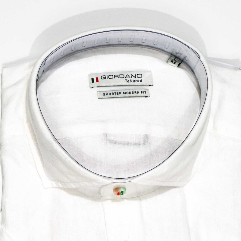 Giordano white short sleeved shirt from Gabucci Bath.