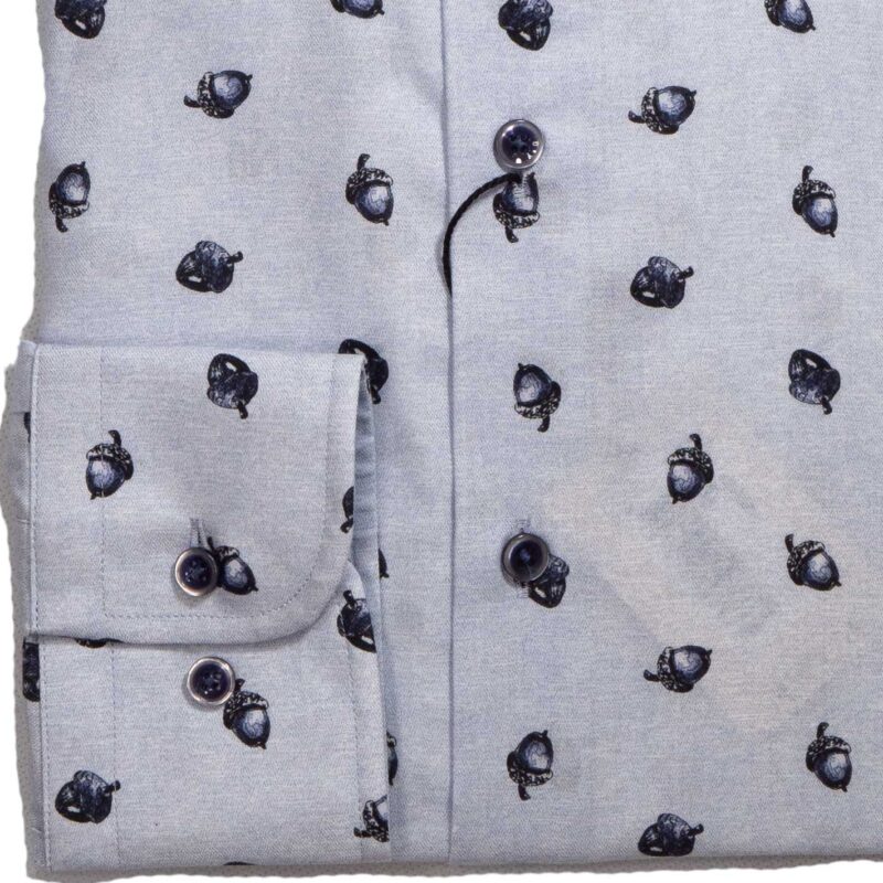 Giordano blue shirt with blue acorns