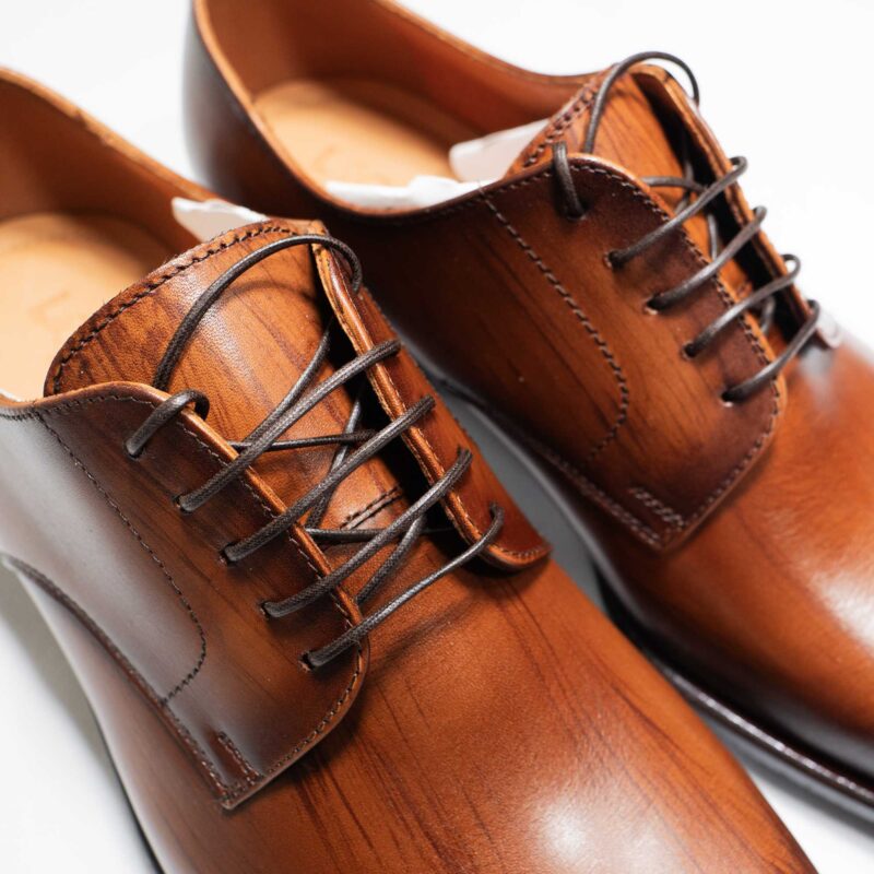 Lacuzzo, brown leather  lace up. A stylish take on a traditional style. From Gabucci Bath