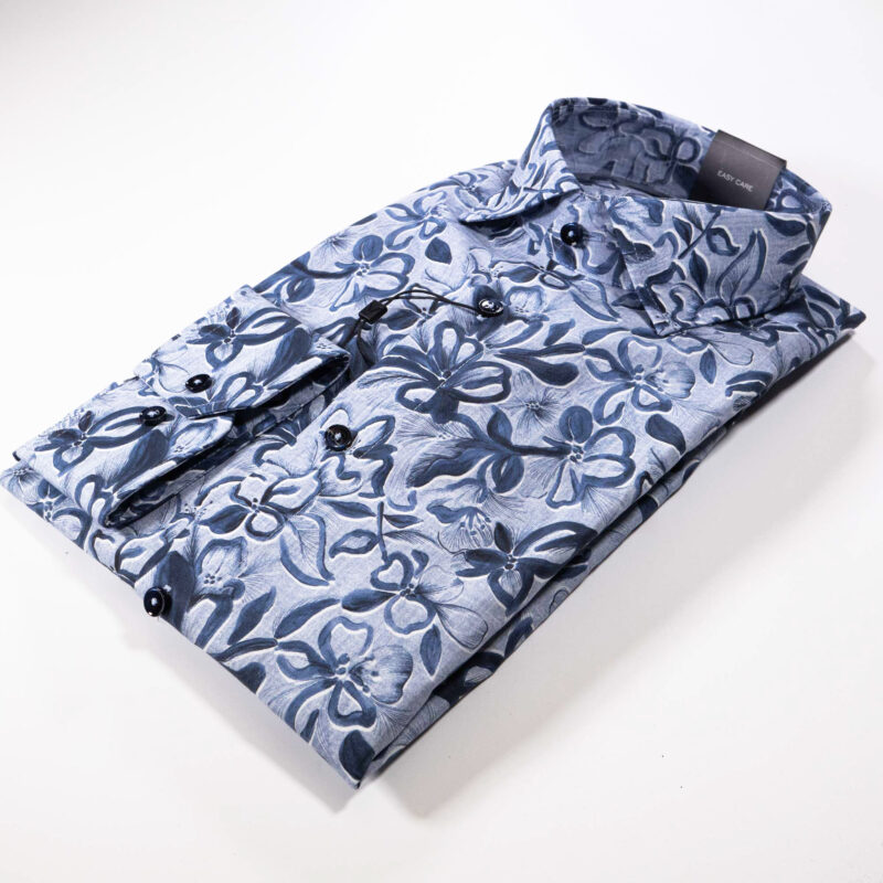 Venti blue shirt with large blue flower design. From Gabucci Menswear Bath